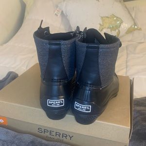 A brand new Top Sider Rainboots , 8.5 ( never worn)